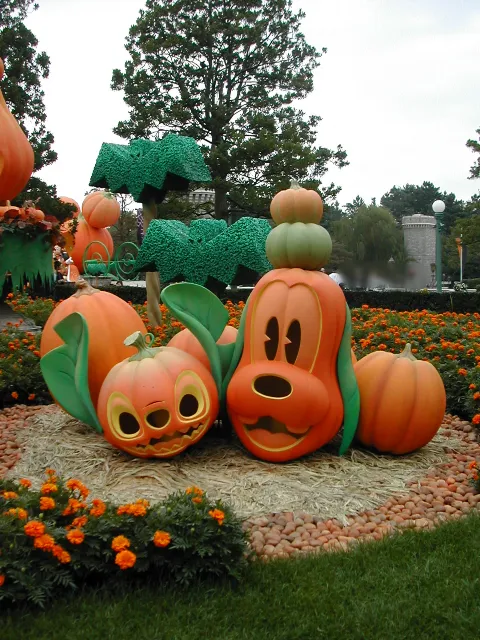スティッチとプルートのかぼちゃ(ディズニー・ハロウィーン 2005)