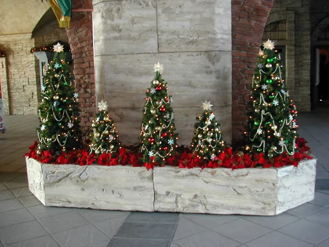 ミラコスタ通り下のクリスマスツリー(ハーバーサイド・クリスマス 2005)
