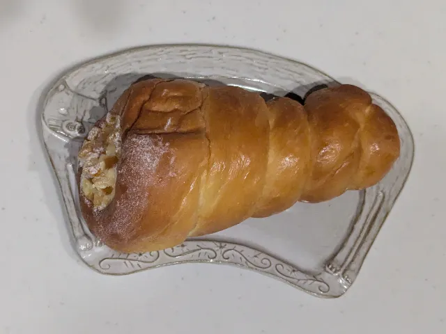 季節のコロネ オレンジ&クリームチーズ 上面(ゴディパン)