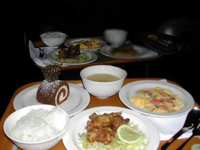 玉子餡のセット（ヴォルケイニア・レストラン）