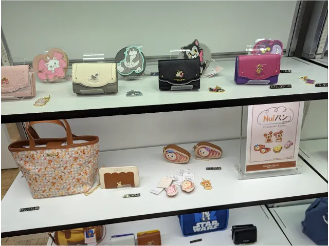 財布やバッグ(Disney THE MARKET 2026)